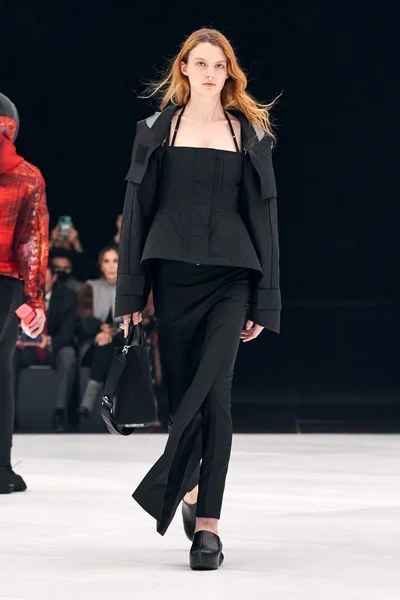 Look 61